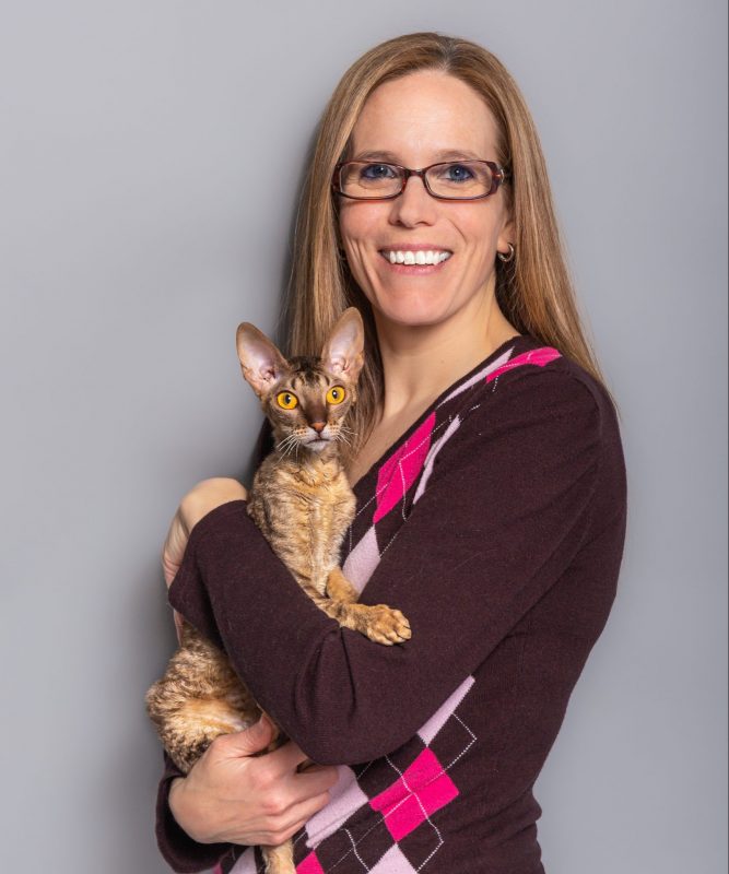 Josée Charlebois et Shelby, une Rex de Cornouailles