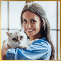 Vétérinaire avec un chat